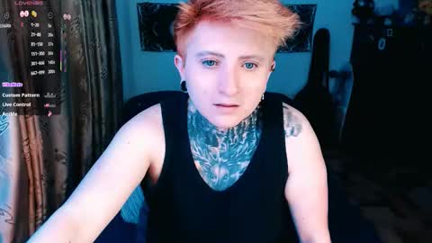 Snapshot of ftmblueyes chatting on October 30, 1:29 am HEHIM online show from October 30, 1:29 am