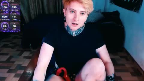 Snapshot of ftmblueyes chatting on November 12, 4:02 am HEHIM online show from November 12, 4:02 am