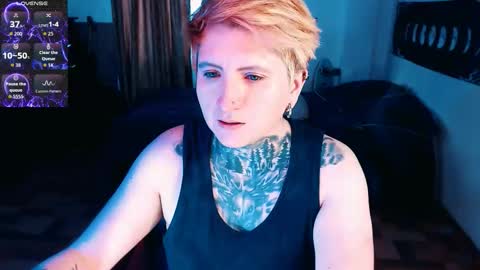 Snapshot of ftmblueyes chatting on November 14, 9:57 pm HEHIM online show from November 14, 9:57 pm