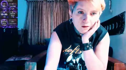 Snapshot of ftmblueyes chatting on November 24, 11:10 am HEHIM online show from November 24, 11:10 am