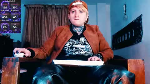 Snapshot of ftmblueyes chatting on November 29, 9:29 pm HEHIM online show from November 29, 9:29 pm