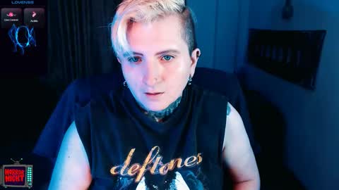 Snapshot of ftmblueyes chatting on December 18, 12:49 am HEHIM online show from December 18, 12:49 am