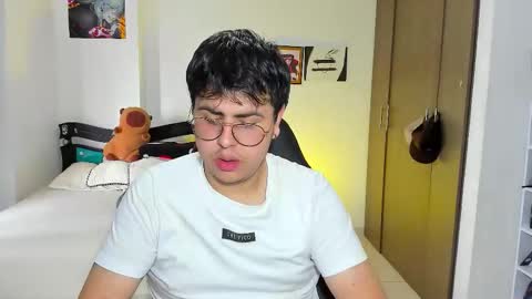 uwu online show from December 14, 5:40 pm