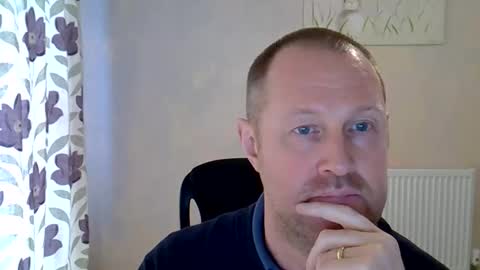Snapshot of fuck_buddy_uk chatting on June 6, 2:33 pm Fuck Buddy UK online show from June 6, 2:33 pm