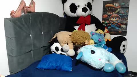 Mia and Gary  online show from December 31, 12:32 am