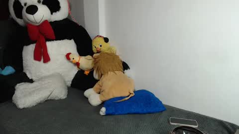 Mia and Gary  online show from February 7, 3:01 am