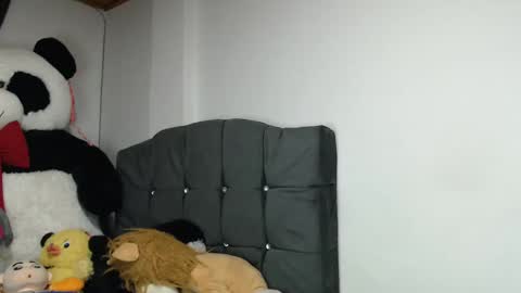 Mia and Gary  online show from March 8, 5:28 am