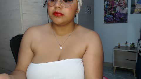 Mia and Gary  online show from October 8, 2:20 am