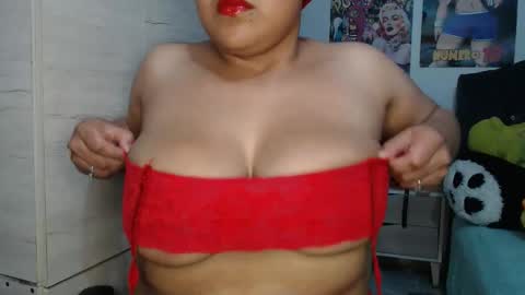 Mia and Gary  online show from November 11, 2:22 am