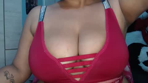 Mia and Gary  online show from January 8, 2:36 am