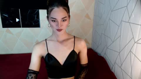 Snapshot of fuckingsexyivana chatting on October 25, 12:29 am MISS IVANA online show from October 25, 12:29 am