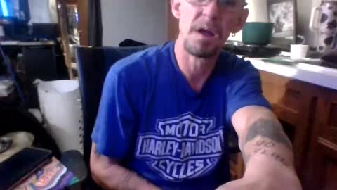 Snapshot of fuckmehard221187 chatting on December 16, 8:48 pm me online show from December 16, 8:48 pm