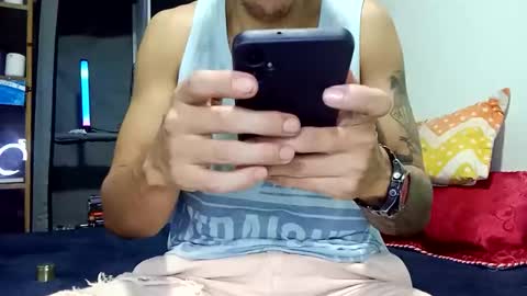 Snapshot of fuegolatino_priv chatting on June 3, 12:57 am Latinfire vip online show from June 3, 12:57 am
