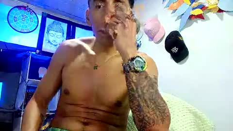 Snapshot of fuegolatino_priv chatting on June 11, 1:49 am Latinfire vip online show from June 11, 1:49 am