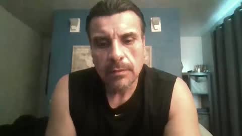 Snapshot of fuegolento22 chatting on December 8, 12:18 am fuego1ento22 online show from December 8, 12:18 am