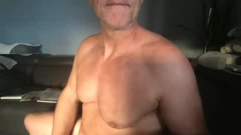 Snapshot of fuertecock chatting on October 23, 12:54 am Gregorio online show from October 23, 12:54 am