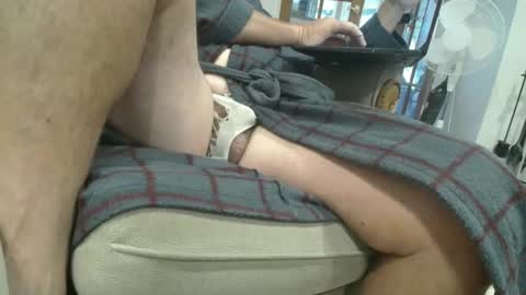 Snapshot of fullballbag chatting on April 7, 11:26 pm fullballbag online show from April 7, 11:26 pm