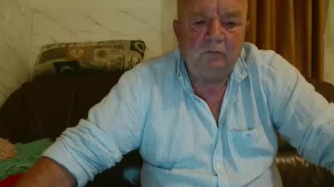 fullballs6 online show from November 5, 3:06 am