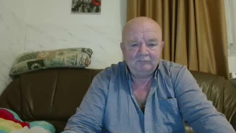 fullballs6 online show from December 21, 3:13 am