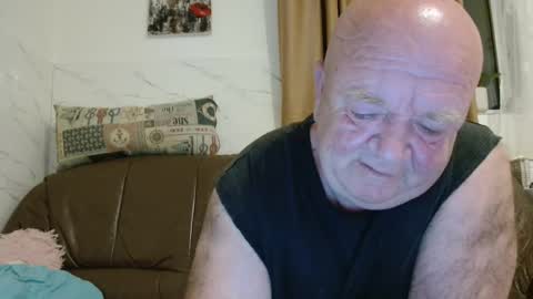 fullballs6 online show from April 28, 2:10 am