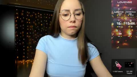 Snapshot of fun__nd__bun chatting on November 3, 1:40 am fun__nd__bun online show from November 3, 1:40 am