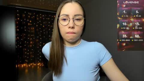 Snapshot of fun__nd__bun chatting on November 17, 1:33 am fun__nd__bun online show from November 17, 1:33 am