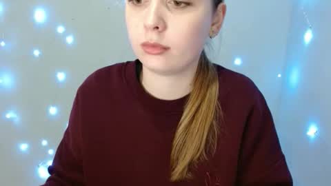 Snapshot of funemma000 chatting on December 16, 8:41 am Emma online show from December 16, 8:41 am