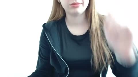 Snapshot of funemma000 chatting on May 22, 8:10 am Emma online show from May 22, 8:10 am