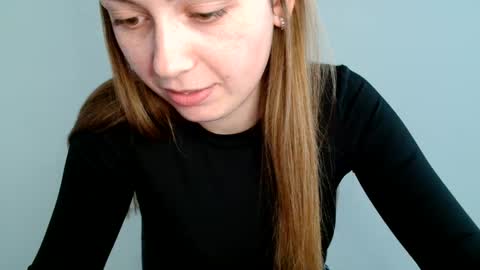 Snapshot of funemma000 chatting on June 3, 2:33 pm Emma online show from June 3, 2:33 pm