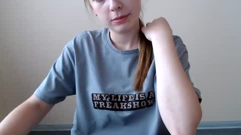Snapshot of funemma000 chatting on July 4, 9:04 am Emma online show from July 4, 9:04 am