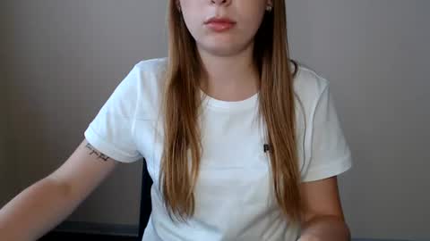 Snapshot of funemma000 chatting on July 21, 10:39 am Emma online show from July 21, 10:39 am