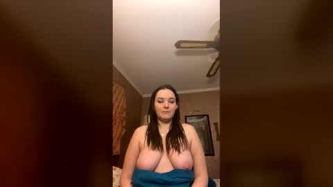 Snapshot of funghoul1031 chatting on January 31, 10:08 pm funghoul1031 online show from January 31, 10:08 pm