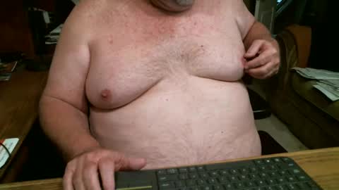 Snapshot of funlovinchub chatting on January 4, 5:05 pm funlovinchub online show from January 4, 5:05 pm