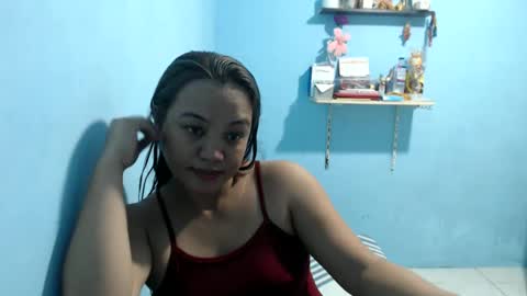Snapshot of funluvnpinay4u chatting on May 18, 2:51 am MAE online show from May 18, 2:51 am