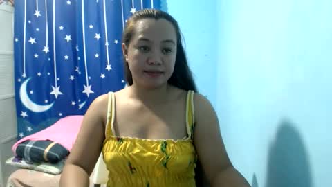 Snapshot of funluvnpinay4u chatting on May 23, 12:31 pm MAE online show from May 23, 12:31 pm