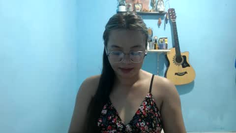 Snapshot of funluvnpinay4u chatting on May 26, 2:07 am MAE online show from May 26, 2:07 am