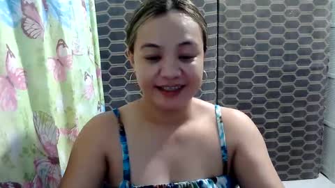 Snapshot of funluvnpinay4u chatting on June 10, 2:23 am MAE online show from June 10, 2:23 am