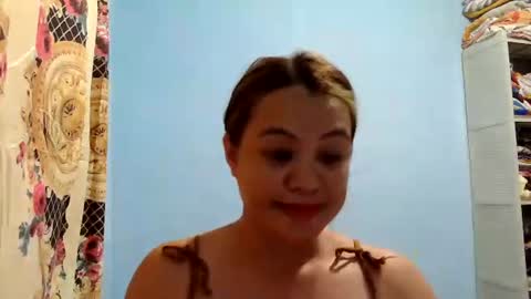 Snapshot of funluvnpinay4u chatting on June 20, 1:19 am MAE online show from June 20, 1:19 am