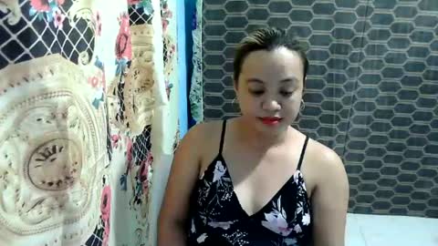 Snapshot of funluvnpinay4u chatting on June 21, 4:26 am MAE online show from June 21, 4:26 am