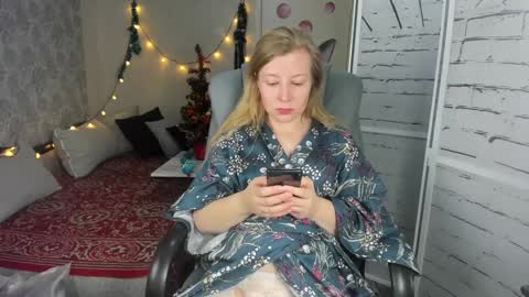 Snapshot of funny_bunny4 chatting on January 4, 5:37 pm funny_bunny4 online show from January 4, 5:37 pm