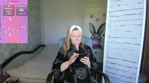 Snapshot of funny_bunny4 chatting on August 2, 2:26 pm funny_bunny4 online show from August 2, 2:26 pm