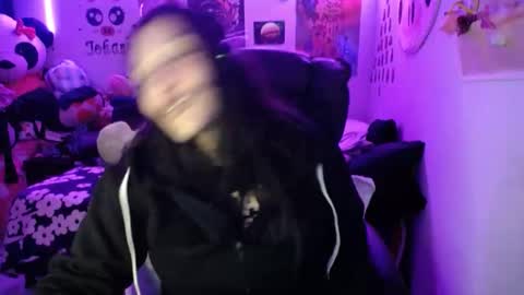 Snapshot of funny_weed_money chatting on March 8, 4:56 am Linda Cataleya- mackenzie girls online show from March 8, 4:56 am