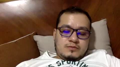 Snapshot of funnyboys18 chatting on December 17, 6:53 pm Zanty online show from December 17, 6:53 pm