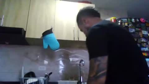 Snapshot of funnyboys18 chatting on January 3, 6:57 pm Zanty online show from January 3, 6:57 pm