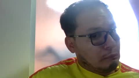 Snapshot of funnyboys18 chatting on November 18, 6:56 pm Zanty online show from November 18, 6:56 pm