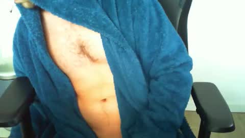 Snapshot of funnyeucouple chatting on September 24, 9:34 am YWhiteNiceMan online show from September 24, 9:34 am