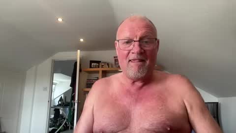 Snapshot of funtime88888 chatting on April 10, 1:49 pm funtime88888 online show from April 10, 1:49 pm