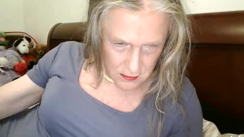 Snapshot of funtimetgirl chatting on February 1, 10:47 am Jessie Love online show from February 1, 10:47 am