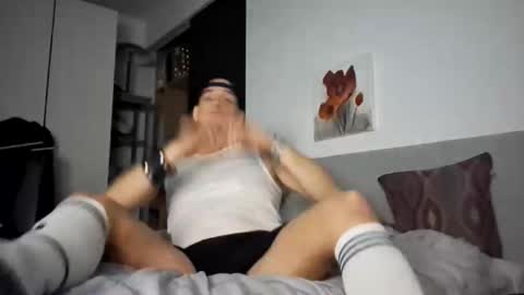 funyboyzz online show from February 2, 4:44 am