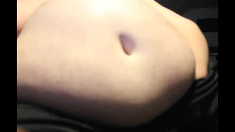 Snapshot of fuqhuntr chatting on April 18, 4:27 am FUCK HUNTERS online show from April 18, 4:27 am